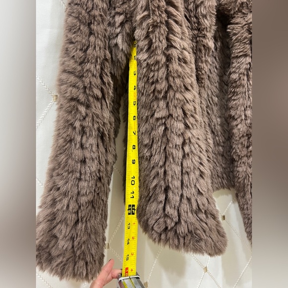 Heartloom Teddy Fur Jacket - Picture 9 of 11
